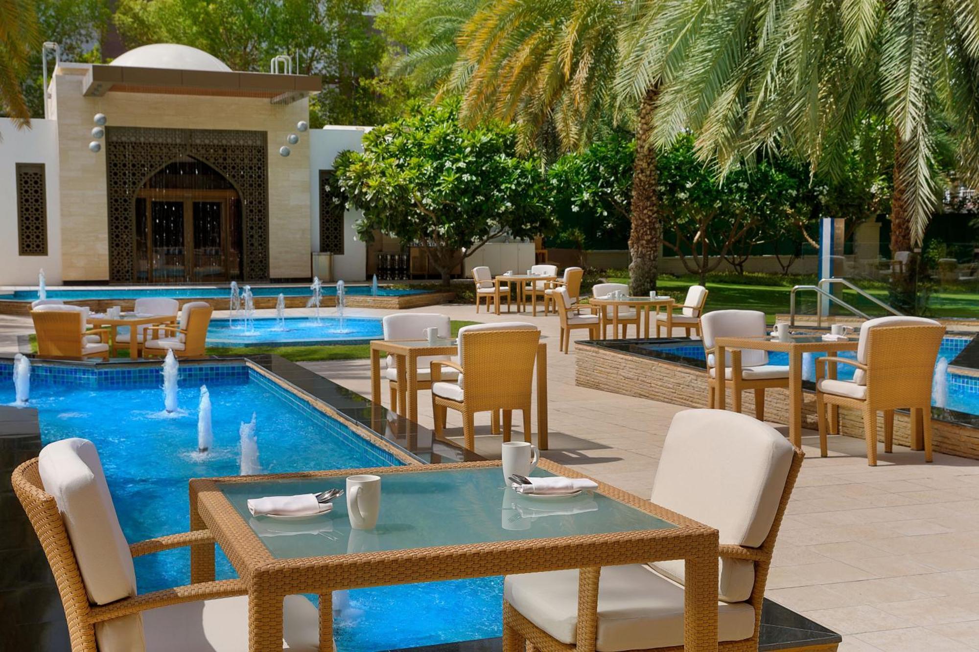 Sheraton Oman Hotel Маскат Экстерьер фото