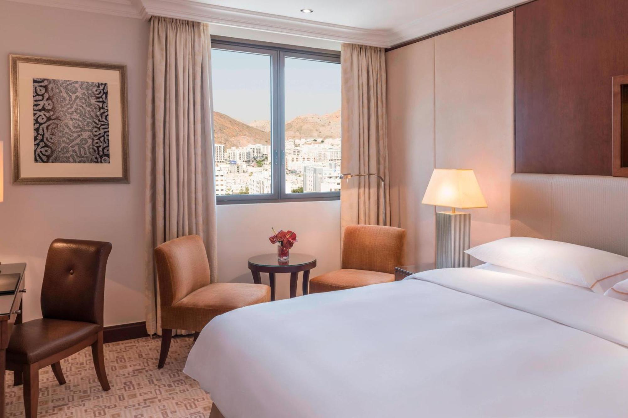 Sheraton Oman Hotel Маскат Экстерьер фото